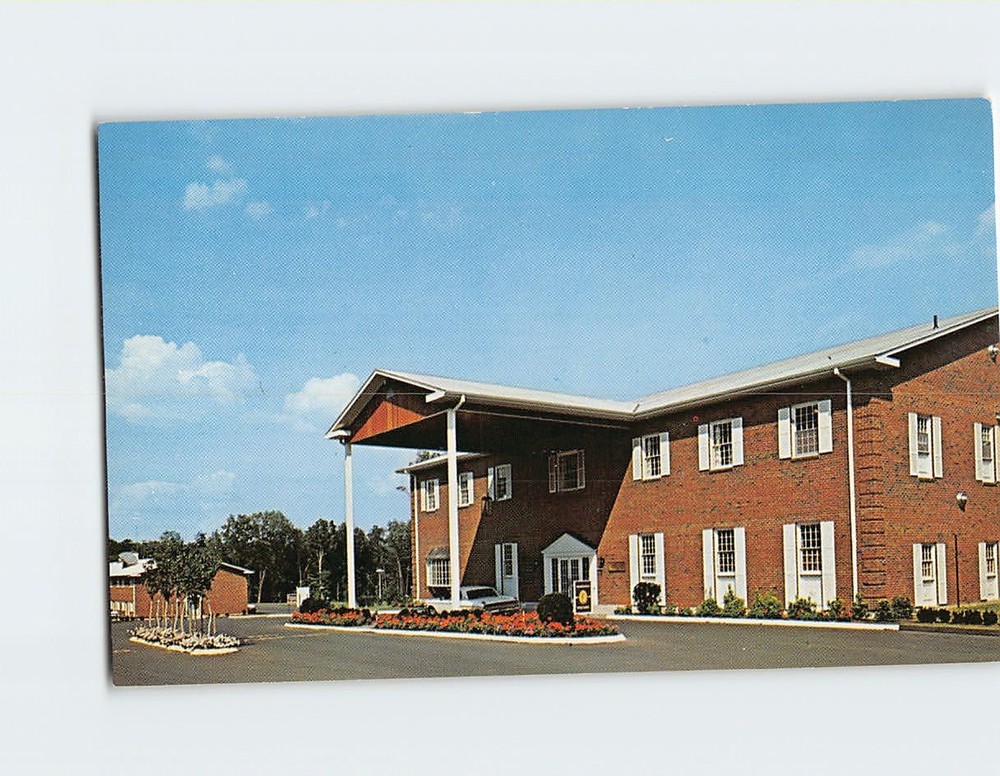 Postcard Tobacco Valley Inn and Motor House Windsor Connecticut USA