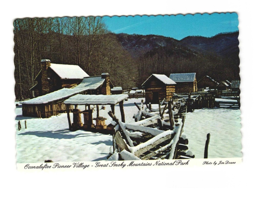 OCONALUFTEE Pioneer Village Great Smoky Mountains National Park VTG postcard Unp