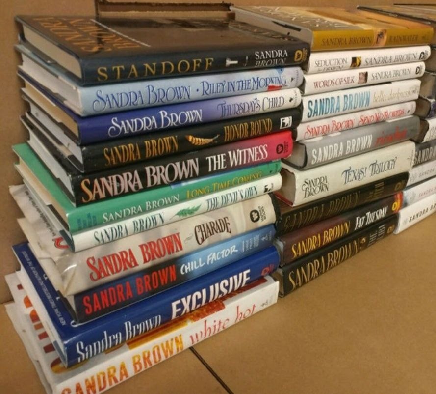 Lot of 9 Hardcover Thrillers – Random Thriller Suspense Bestselling Mix