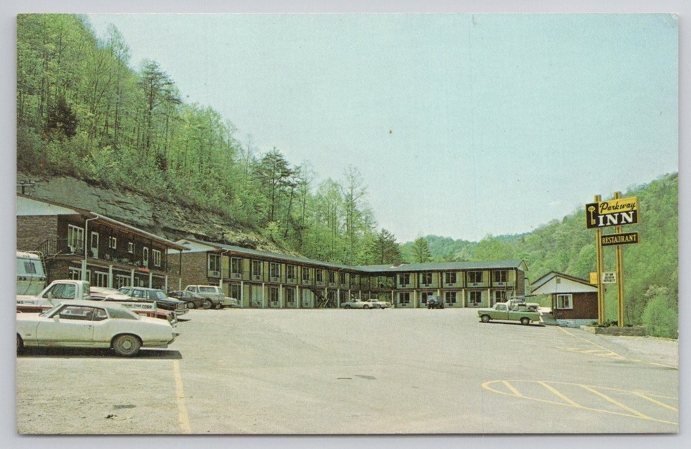 Parkway Inn Whitesburg KY Vintage Postcard Dexter Press Chrome Motel