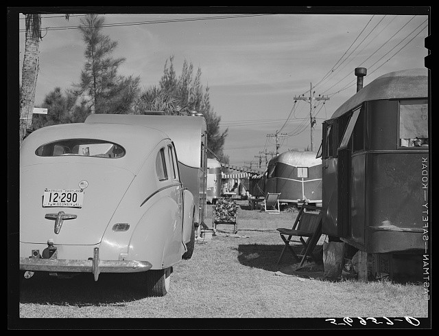 Photo:1930s Trailer Camp Vintage Car California Mobile Homes License 12290