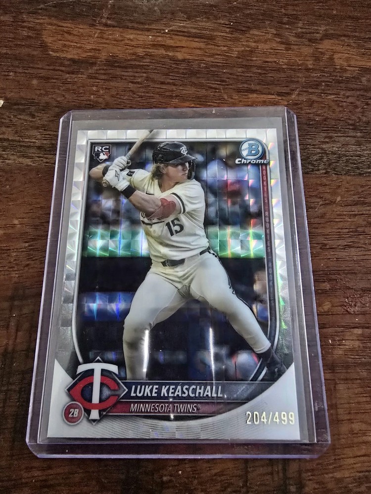 2025 Bowman Chrome - Luke Keaschall #61 Geometric Refractor /499 (RC)