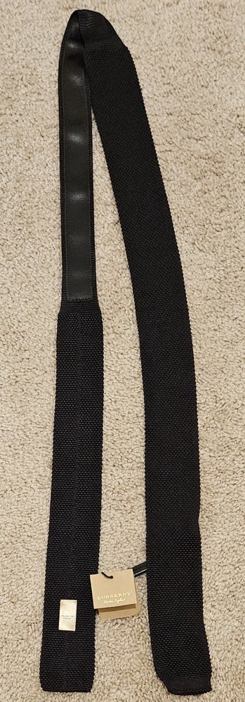 Authentic Burberry Black Silk Skinny Knit Tie (Made in Italy), Length 54.5