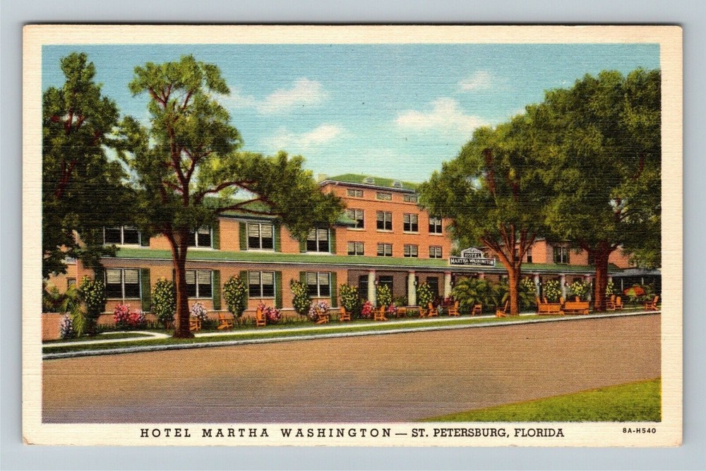 St Petersburg FL-Florida, Hotel Martha Washington Vintage Souvenir Postcard