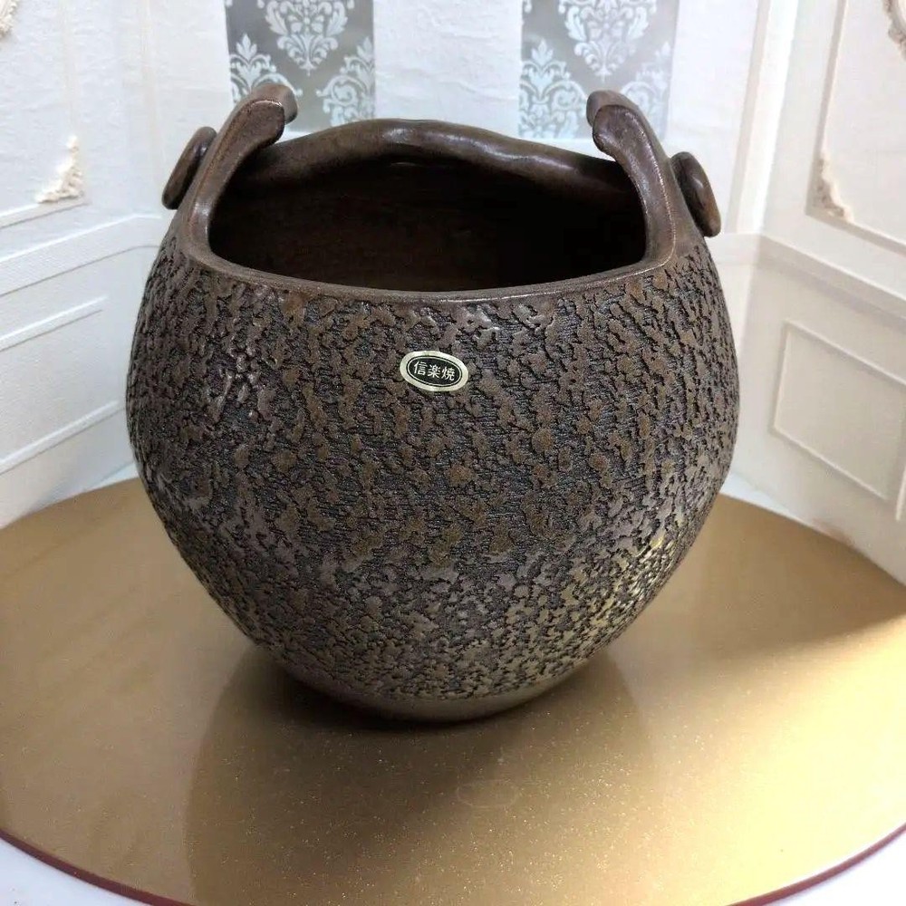 Shigaraki Ware Vase with Handle, 20cm Diameter, Solid Feel, Flower Decor