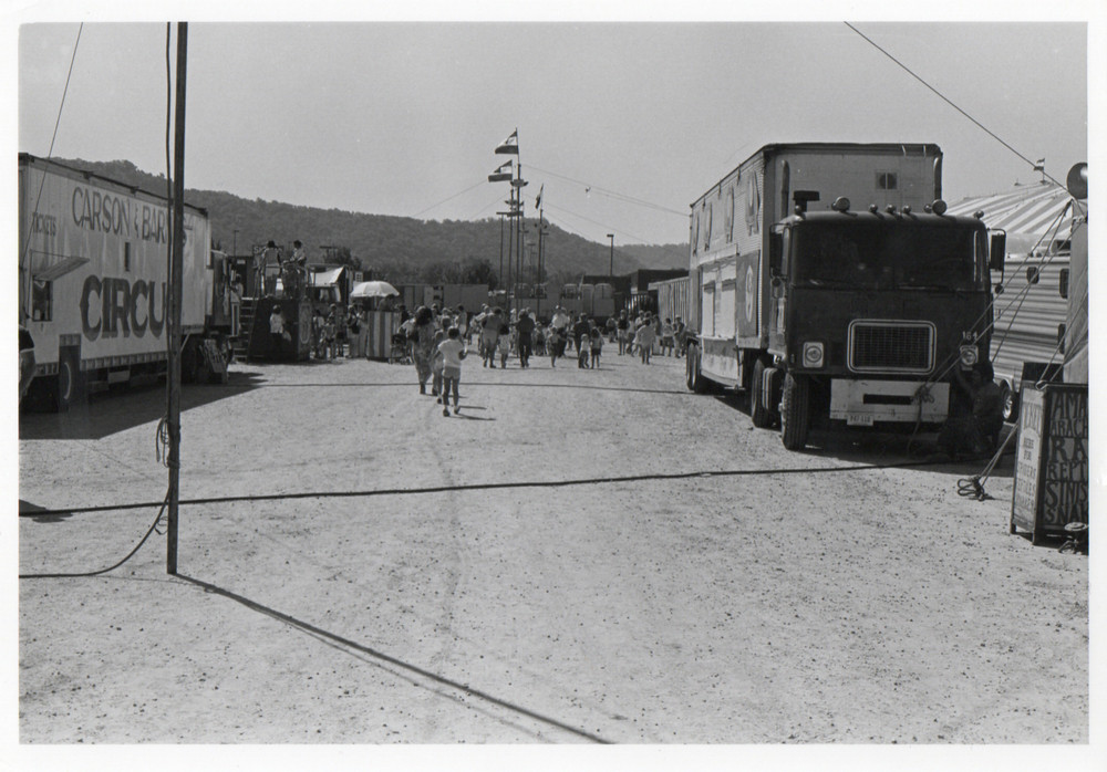 C1980's - Carson and Barnes Circus Photo - AAFW