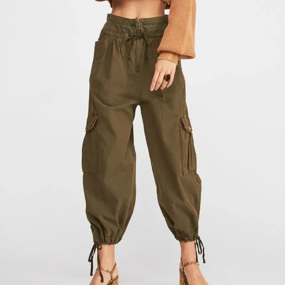FREE PEOPLE Fly Away Parachute Pants in Size 4 - Boho Style