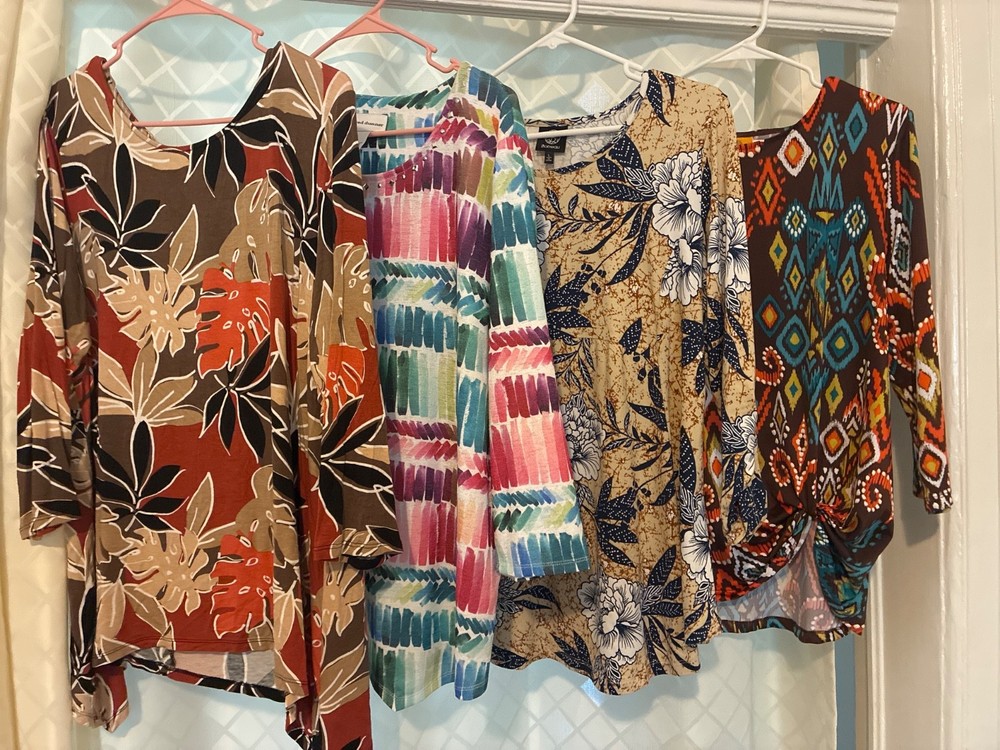 Lot of 4 women's 3/4 sleeve casual patterned shirts, size large