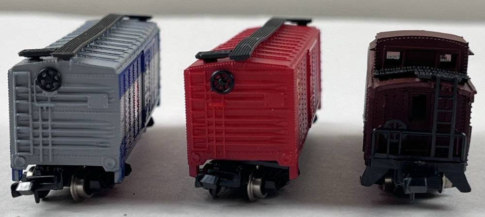 N Scale Life-Like trains Sata Fe 40' Box Car, Caboose, Missouri Pacific Box Car