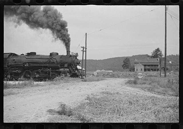 Photo:1930s Steam Locomotive Rural Railroad Crossing STOP Sign