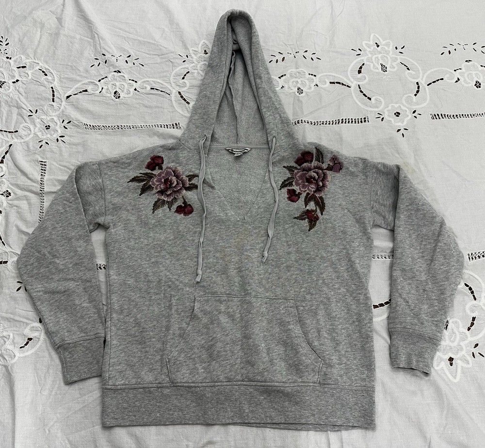 American Eagle Outfitters Hoodie Women’s XS Gray Floral Embroidered Chest V Neck