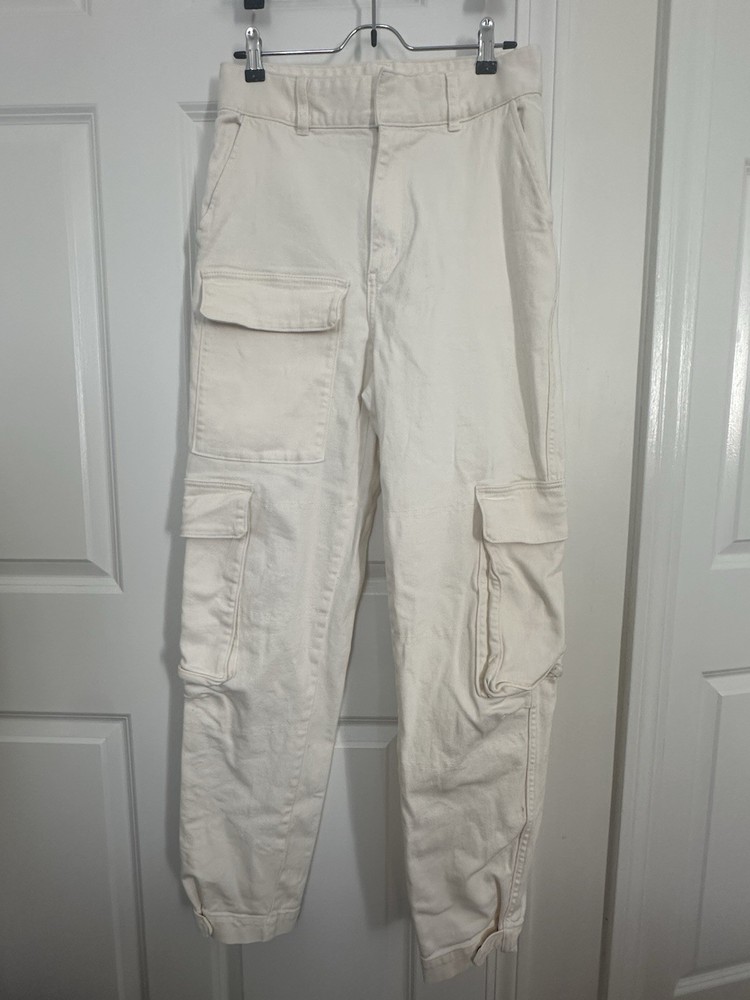 Aritzia TNA Cargo Pant Women's Size 8 Light Birch Off White