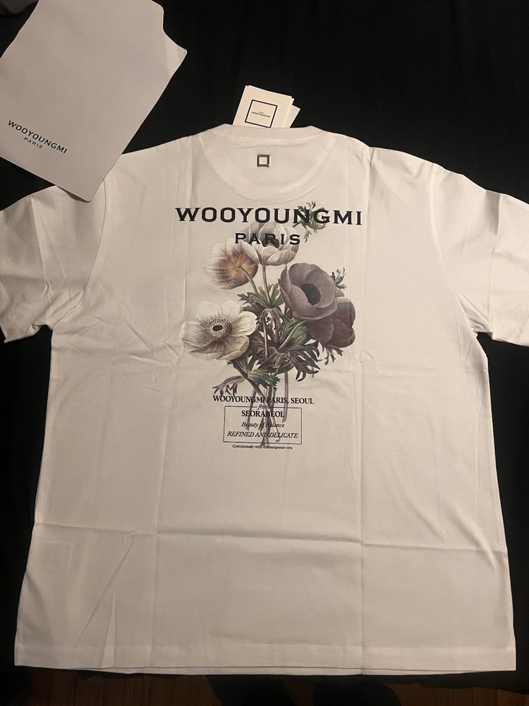 Wooyoungmi Designer T Shirt White With Flower Design Brand New With Tags size 52