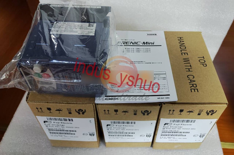 1PC Fuji Inverter FRN0.75C2S-2J NEW