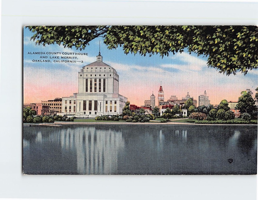 Postcard Alameda County Court House And Lake Merritt Oakland California USA