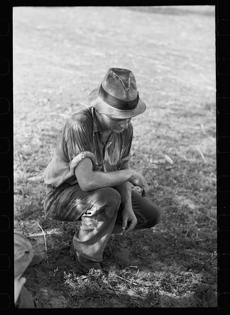 Photo:Frederick County Maryland 1937 Threshing Hand Drinking Break