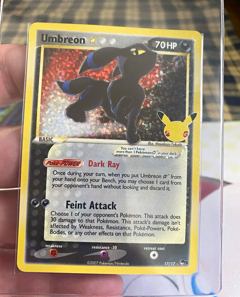 Gold Star Umbreon 17/17 Celebrations 25th