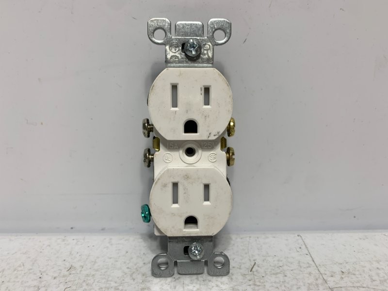 Leviton T5320-WMP Duplex Receptacle 15A 125V Tamper Resistant
