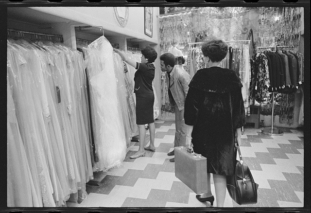 Photo:James Brown 1968 Clothing Store Shopping Soul Singer Look Photo