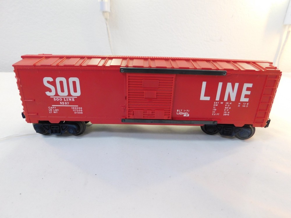 Lionel 9207 O Gauge Red Box Car, Soo Line #9207 (No Box)