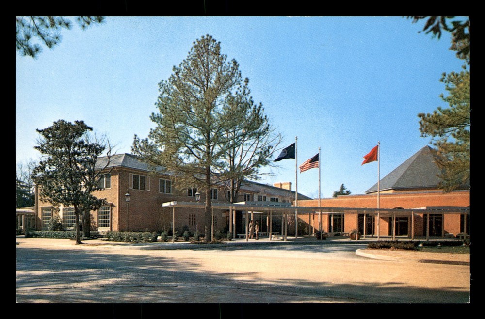 Williamsburg Lodge Virginia VA Flags Unp Postcard