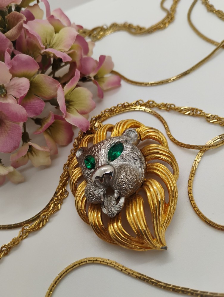 Layered Vintage Gold Tone Enamel LION w/Green Rhinestone Eyes Pendant Necklace