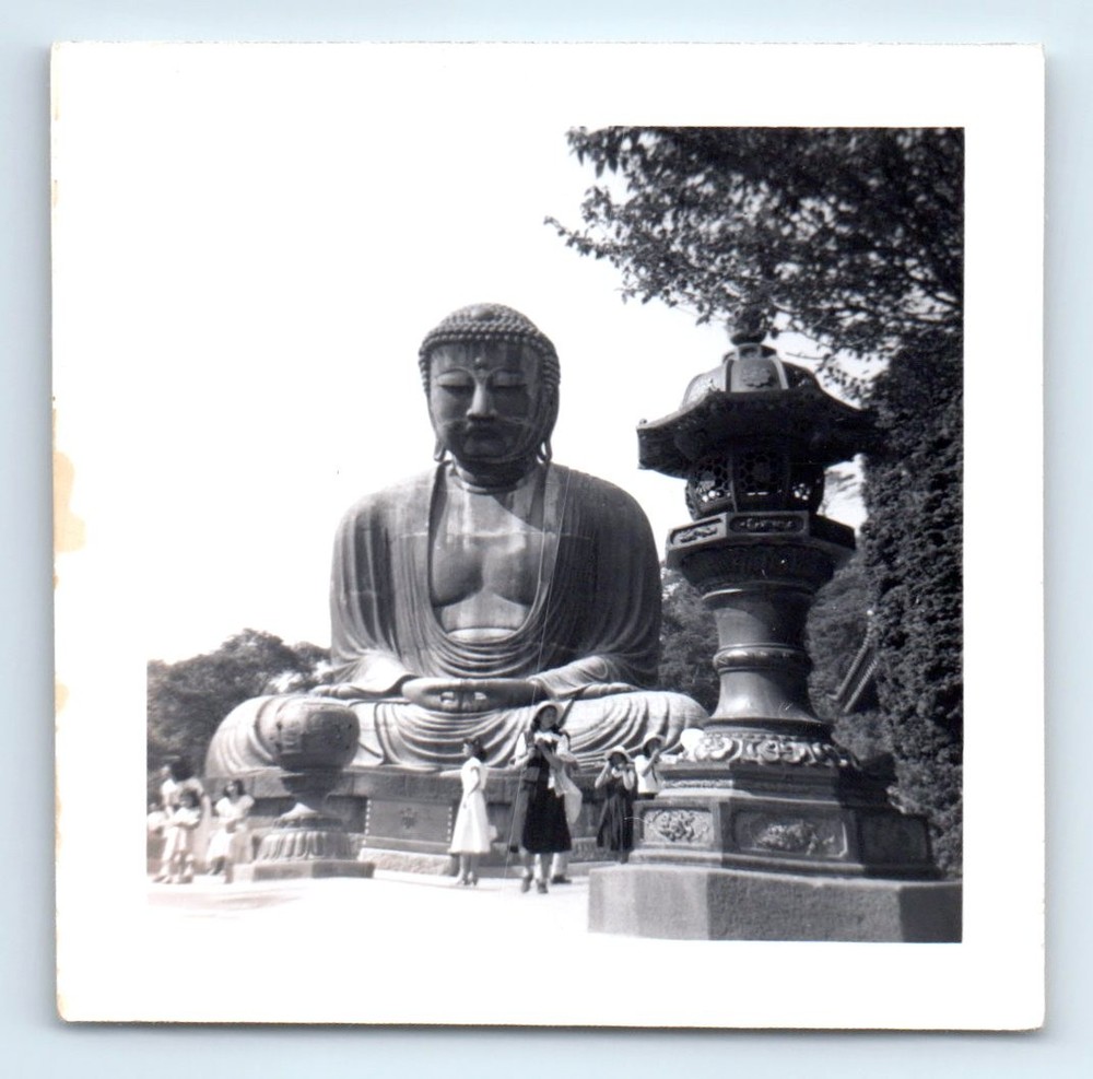 Old Vintage Square Photo WOMEN GREAT BUDDHA STATUE KOTOKU IN KAMAKURA JAPAN