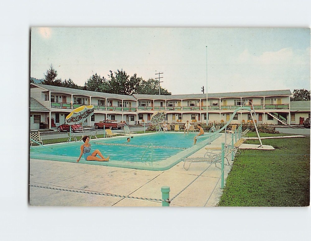 Postcard Mount Madison Motel Pool View Gorham New Hampshire USA