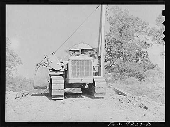 Photo:1910s Caterpillar Tractor Road Grader on Dirt Road Construction