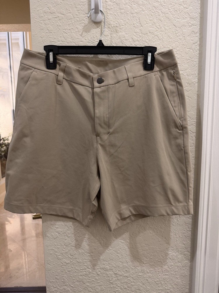 Lululemon Men's ABC Classic-Fit Short 7