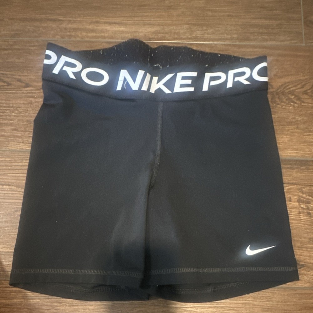 Nike Pro Dri-FIT Women’s Black Solid Compression Shorts, Elastic Waist, M