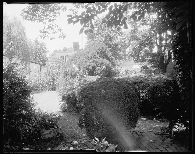 Photo:Fredericksburg Virginia Mary Washington House 1920s Garden View