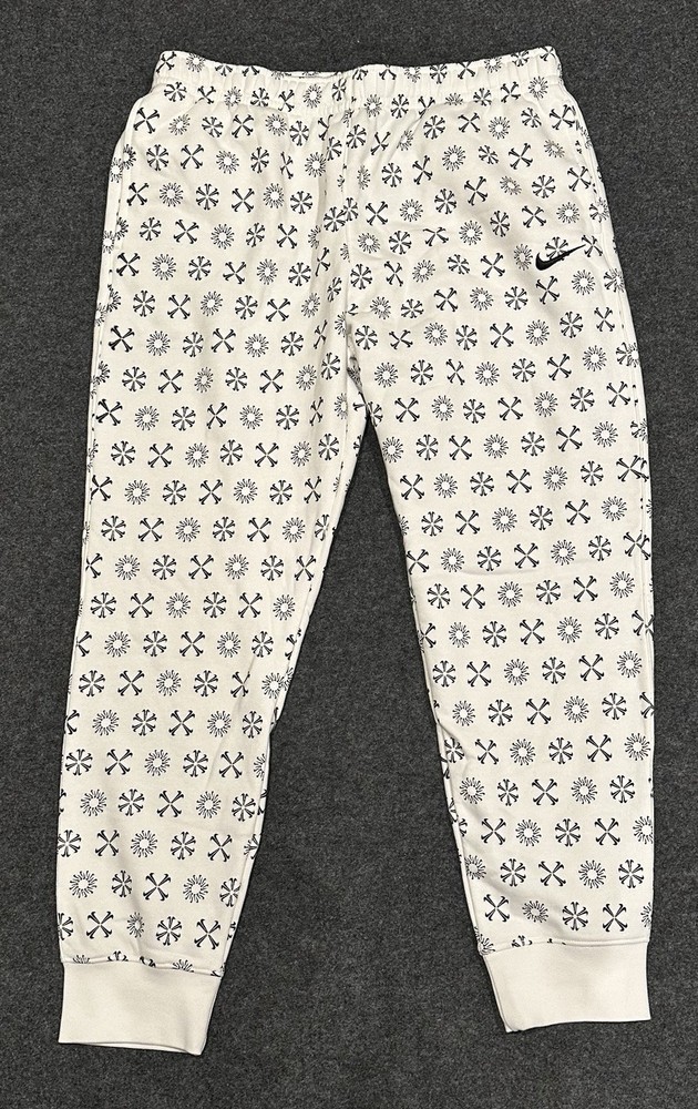 Nike Sportswear Fleece Snow Monogram Joggers Sweatpants FJ1637-100 Men’s LARGE