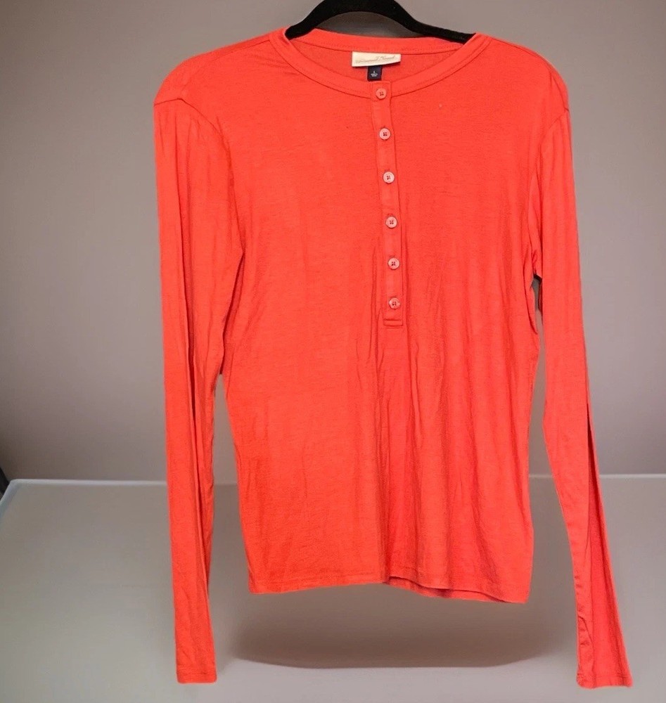 NWT Universal Thread Women’s Long Sleeve Henley Shirt ~ Warm Coral size L