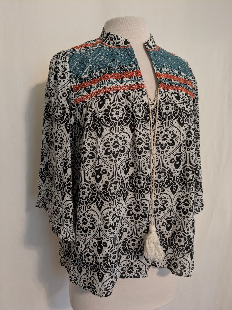 Anthropologie THML Embroidered Boho Peasant Blouse in Medium Size