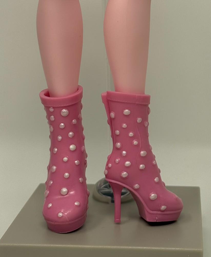 Rainbow High Shimmers Bella Parker Doll Outfit Pink High Heel Boots Pearl Detail