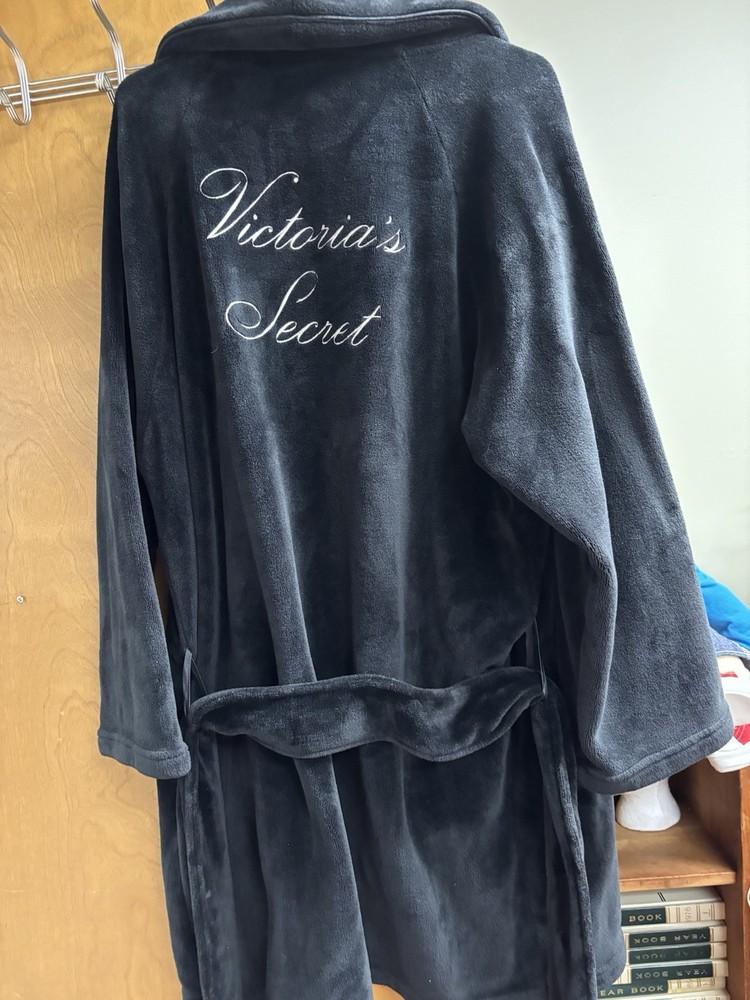 Victoria’s Secret Plush Cozy Bath Robe Black  XL/XXL  Logo Back