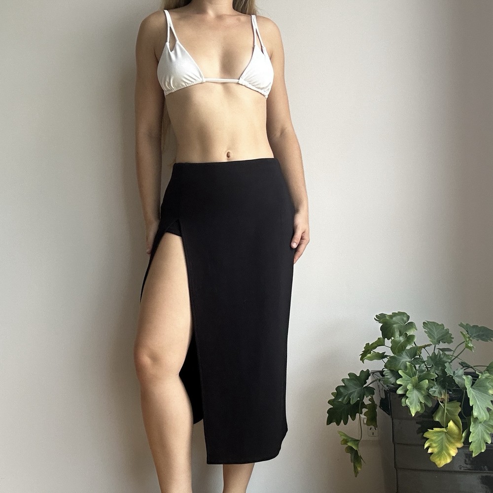 One Mile Womens 10 Black Midi Skirt with Built-In Shorts for Comfort and Style  