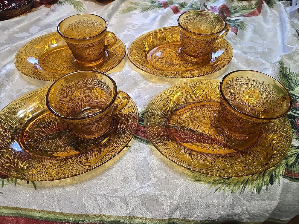 Set Of 4 Vintage Tiara Amber Sandwich Indiana Glass Oval Snack Plates and Cups