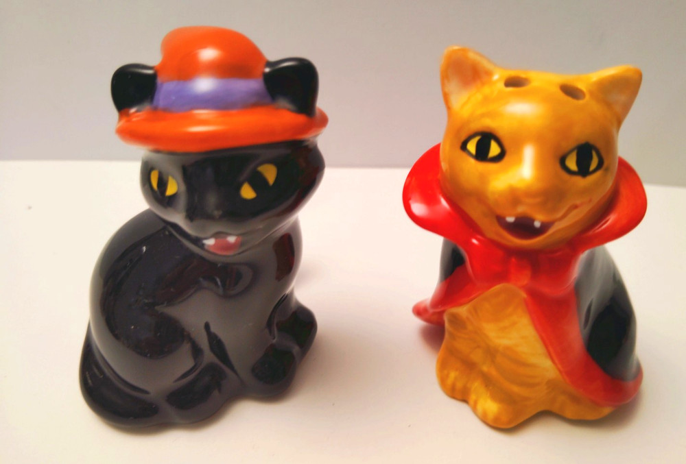 Halloween Costume Cats Novelty MINI Salt Pepper Set Cracker Barrel NEW