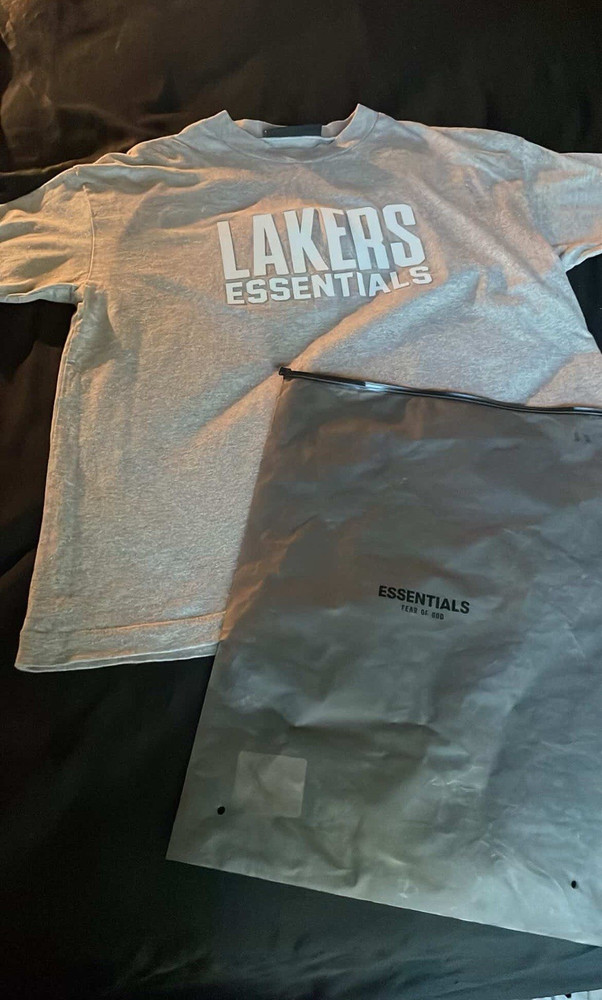 Fear of God Essentials Gray Cotton Lakers NBA Logo Graphic T-Shirt Men's Size L
