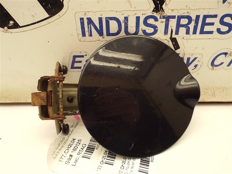 STRATUS   2004 Fuel Filler Door 164069