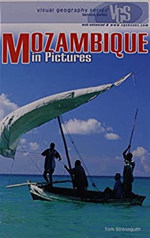 Mozambique in Pictures Hardcover Tom StreissguthFree US Delivery | ISBN:1575059541