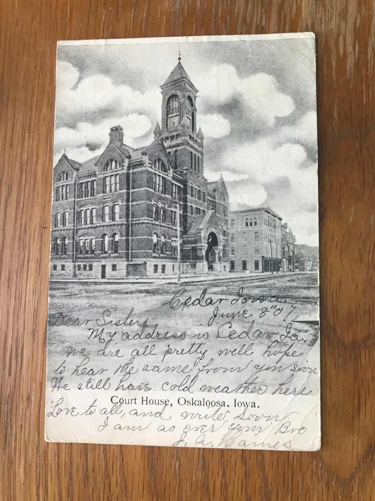 Court House Oskaloosa Iowa Postcard