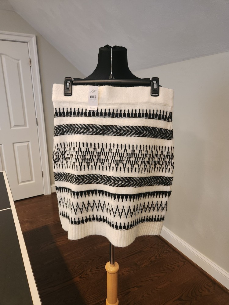 Black and White Loft Knit Skirt. Size Medium. New with tags.