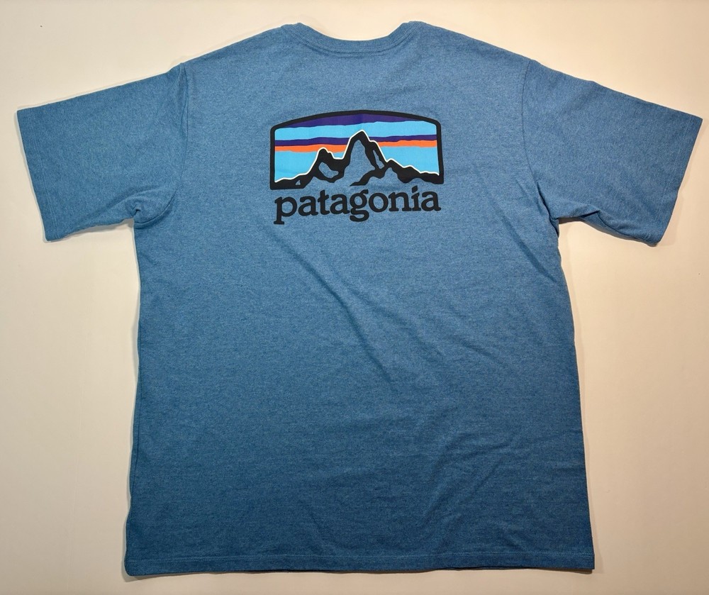 Patagonia Men’s Fitz Roy Horizons Short-Sleeve Responsibili-Tee Blue Medium