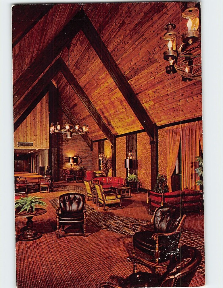 Postcard Holiday Inn Petoskey Michigan USA