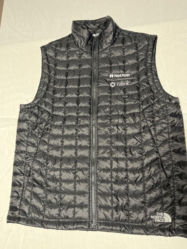 The North Face Thermoball Puffer Vest Black Quilted Men’s Size L COMPANY LOGO