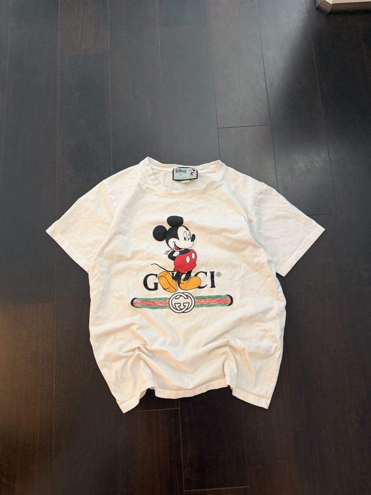 Used GUCCI x DISNEY Mickey Mouse Crewneck T-shirt. Originally bought for $350