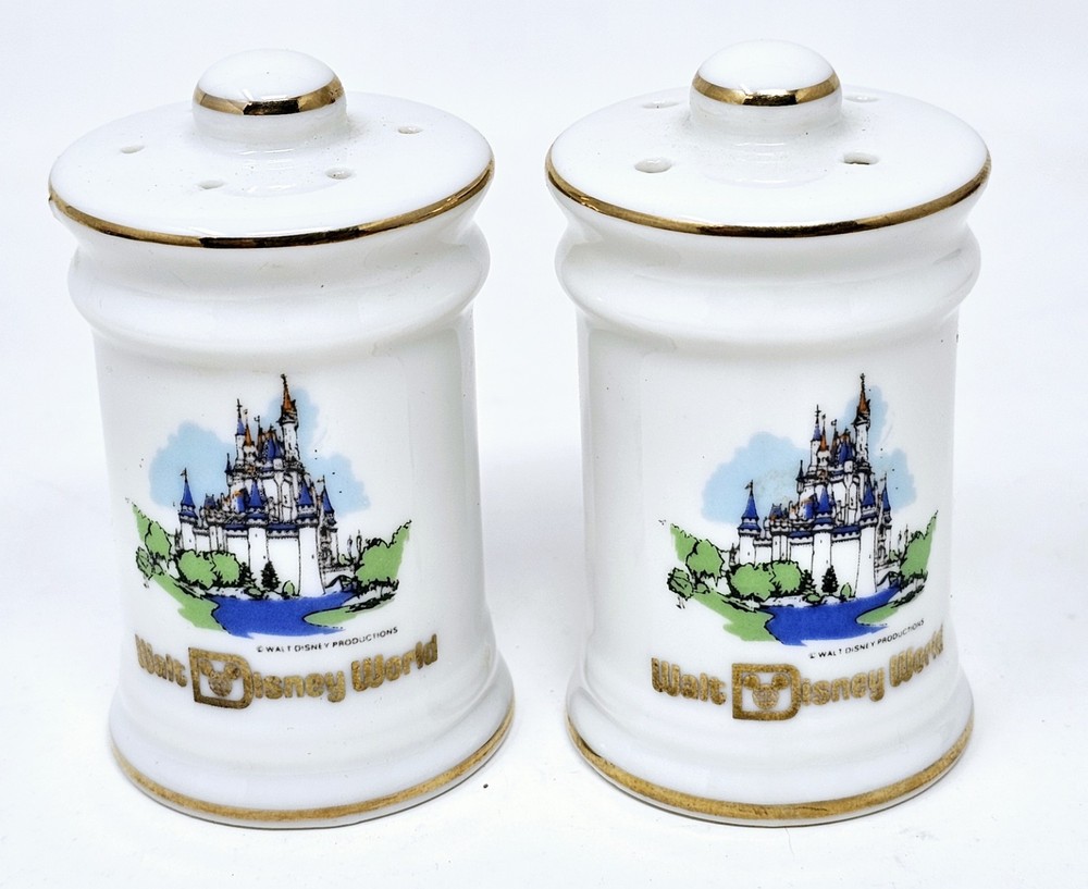 Walt Disney World Ciderella Castle Salt & Pepper Shakers Set Japan Ceramic VTG
